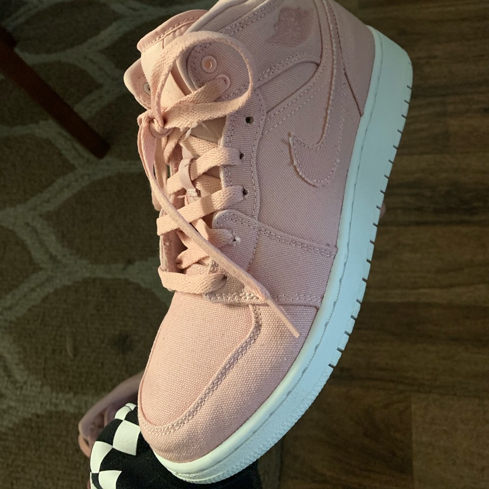 Pink Jordans size 5Y (women’s 6.5)